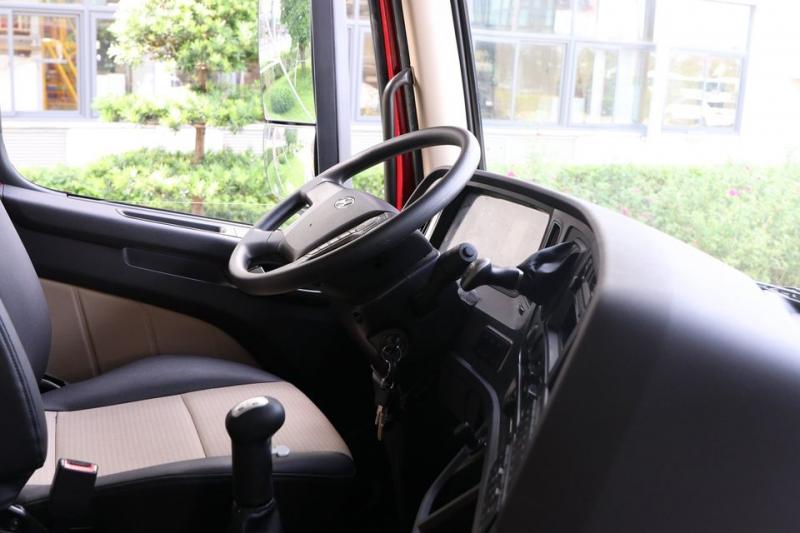 Đầu Kéo Xcient GT